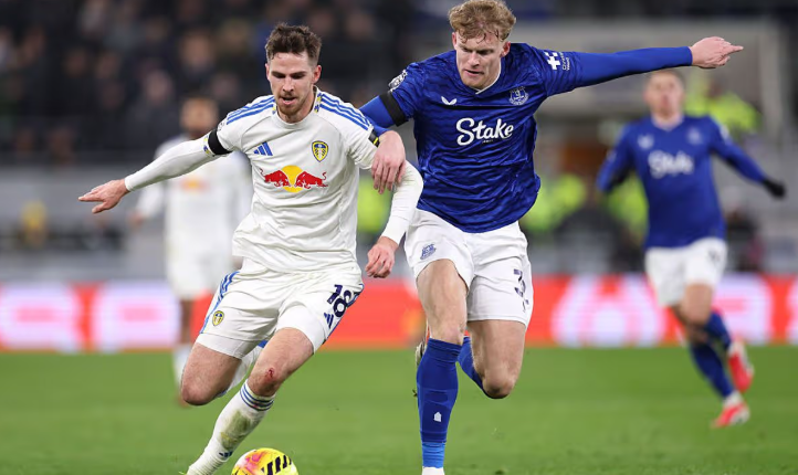 Branthwaite's Timely Return Hands Moyes Welcome Everton Headache