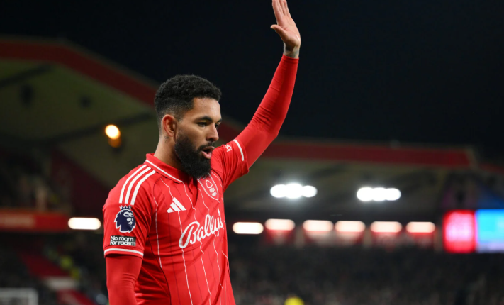 Chelsea Pivot to 'Different Options' as Villa Steal March in Douglas Luiz Chase