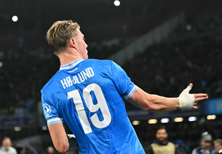 Hojlund's Poacher's Goal Can't Save Napoli as Chelsea Collapse Ends Champions League Dream