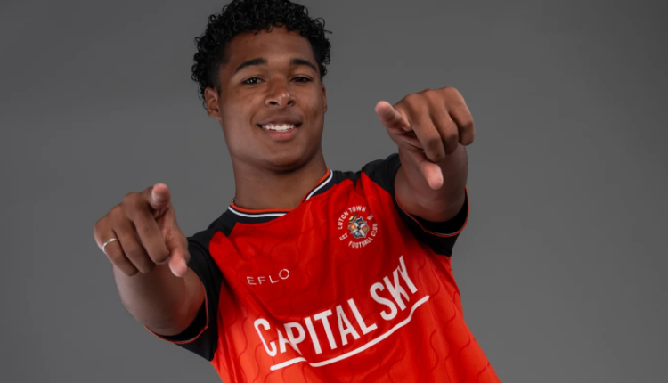 Blackpool nab Luton’s Walters after glowing tip-off from Wolves gaffer Edwards