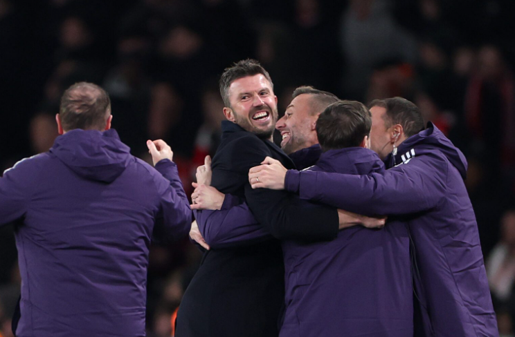 Berbatov Warns Man United: Don't Give Carrick the Job Yet Despite Sensational Start