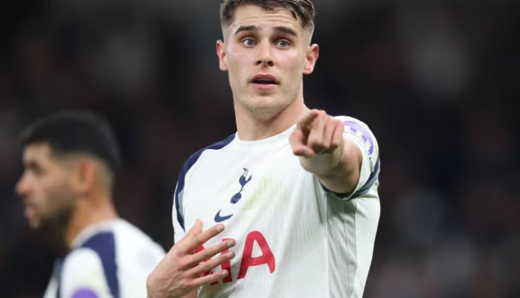 Anfield Alert: Dutch Legend Pushes Van de Ven for Liverpool Switch as Salah Slump Sparks Fears